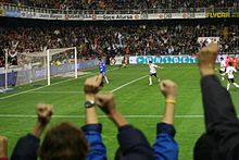 220px-David_Villa_scoring_a_penalty_against_Sevilla_(462984160)